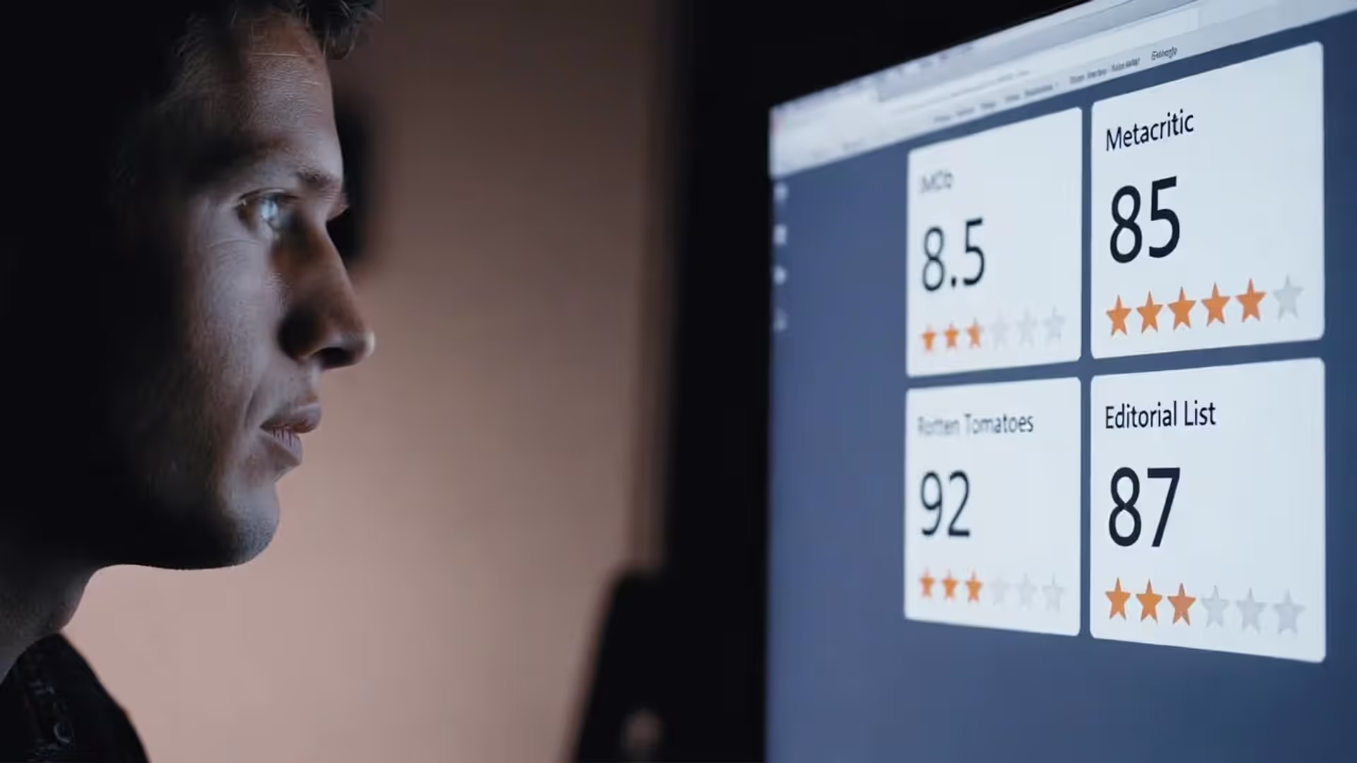 Открытые вкладки с разными рейтингами, показывающими разные места одного сериала